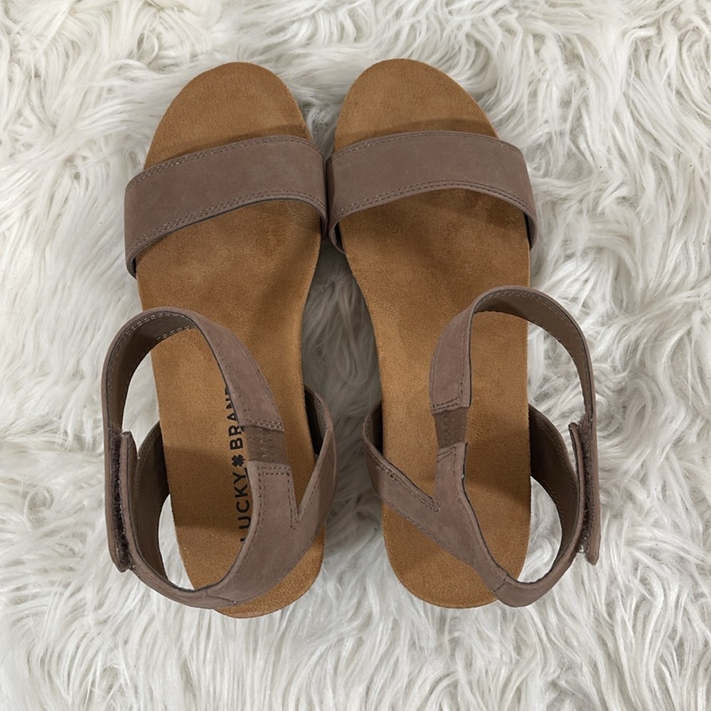 LUCKY BRAND Kanoa Taupe Suede Velcro Size 7 M Strappy 3” Wedge Sandals Tan/Brown - Picture 5 of 12